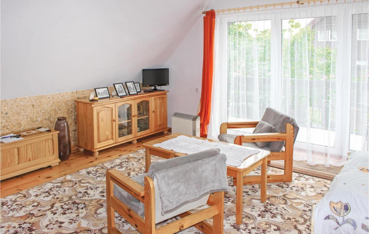 Cozy Apartment In Nowe Warpno With Wifi Eksteriør billede